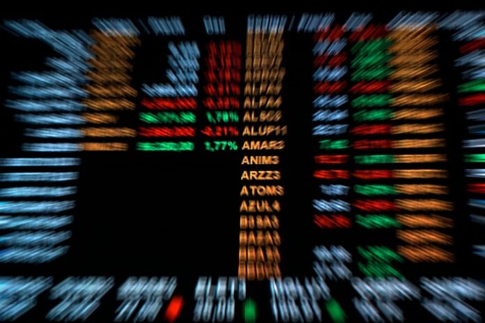 mercado financeiro Telão com ações em efeito tremido