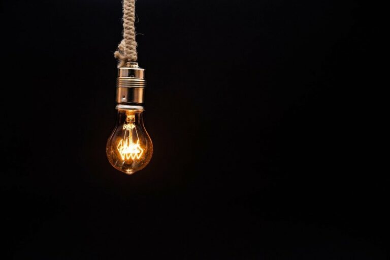Saiba quais são os 15 vilões que aumentam sua conta de luz