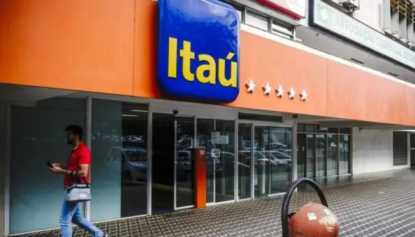 Fachada de uma unidade do banco Itaú