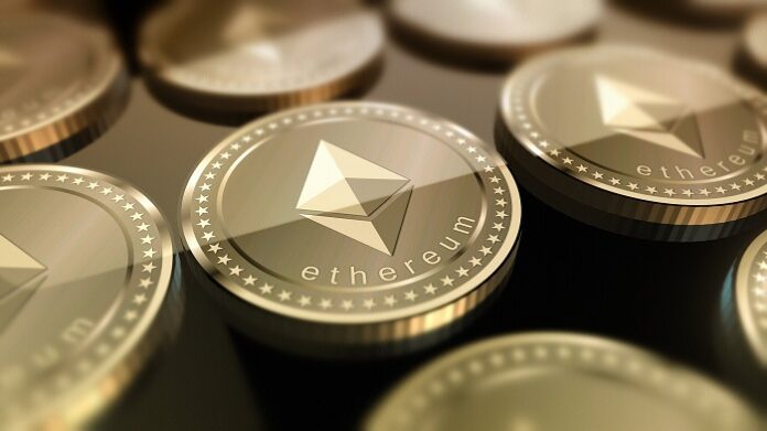 Várias criptomoedas Ethereum, uma do lado da outra