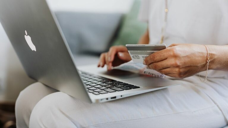 Saiba como acumular e resgatar pontos no cartão de crédito!