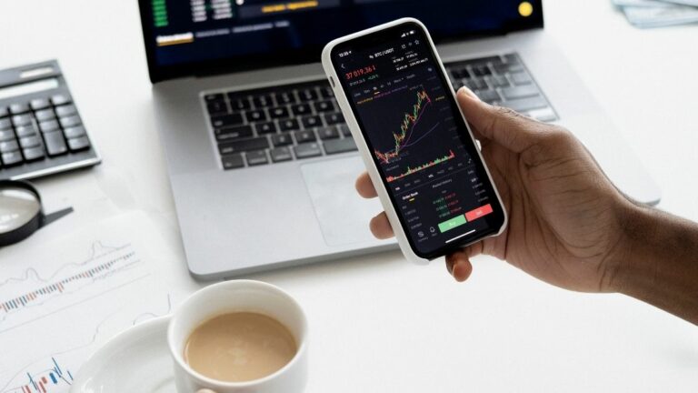 Mini índice: entenda o que é, como funciona e como operar