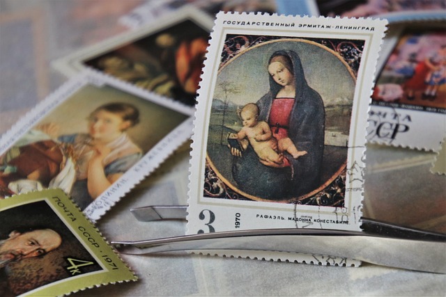 Santinho com imagem de Nossa Senhora