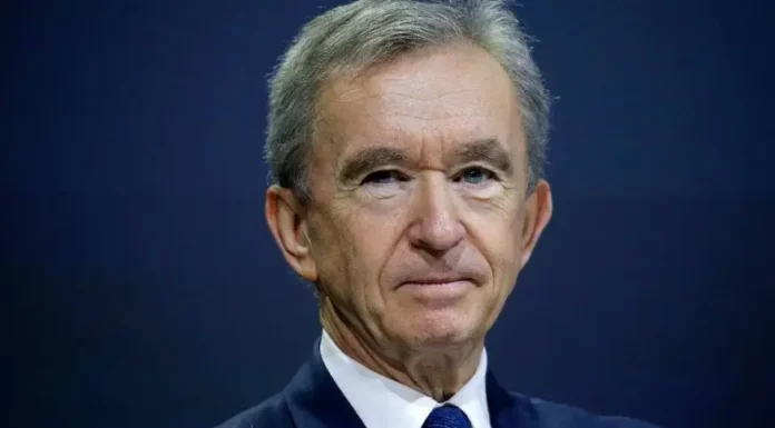 Imagem de perfil de Bernard Arnault, o homem mais rico do mundo